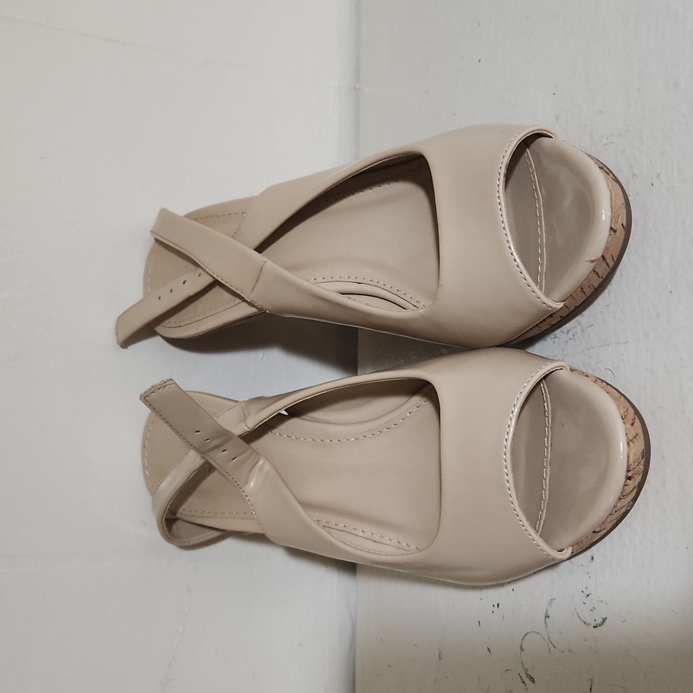 High heel shoe